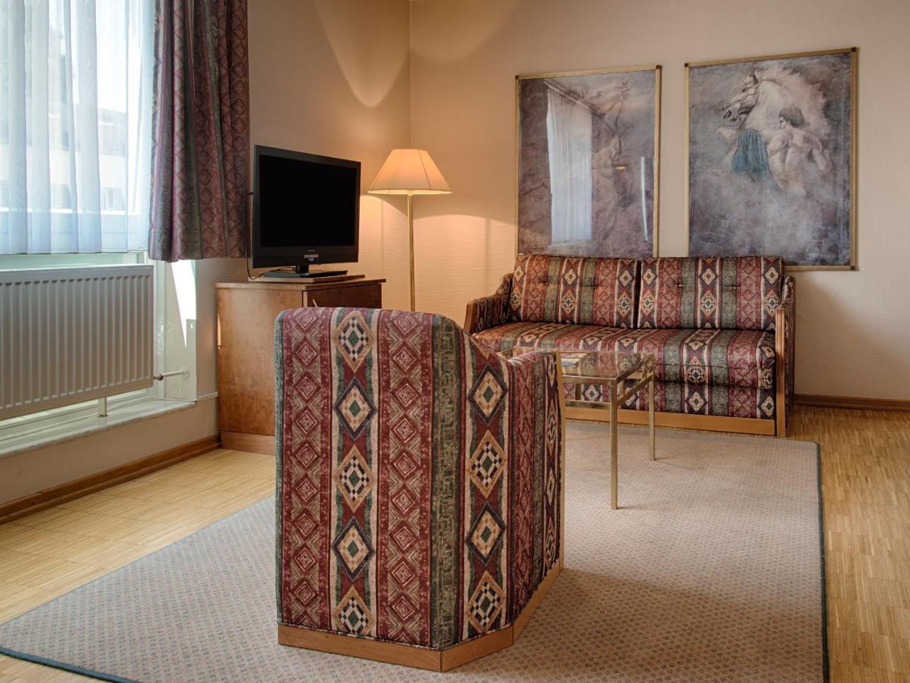 Posthaus Hotel Residenz Kronberg im Taunus Buitenkant foto
